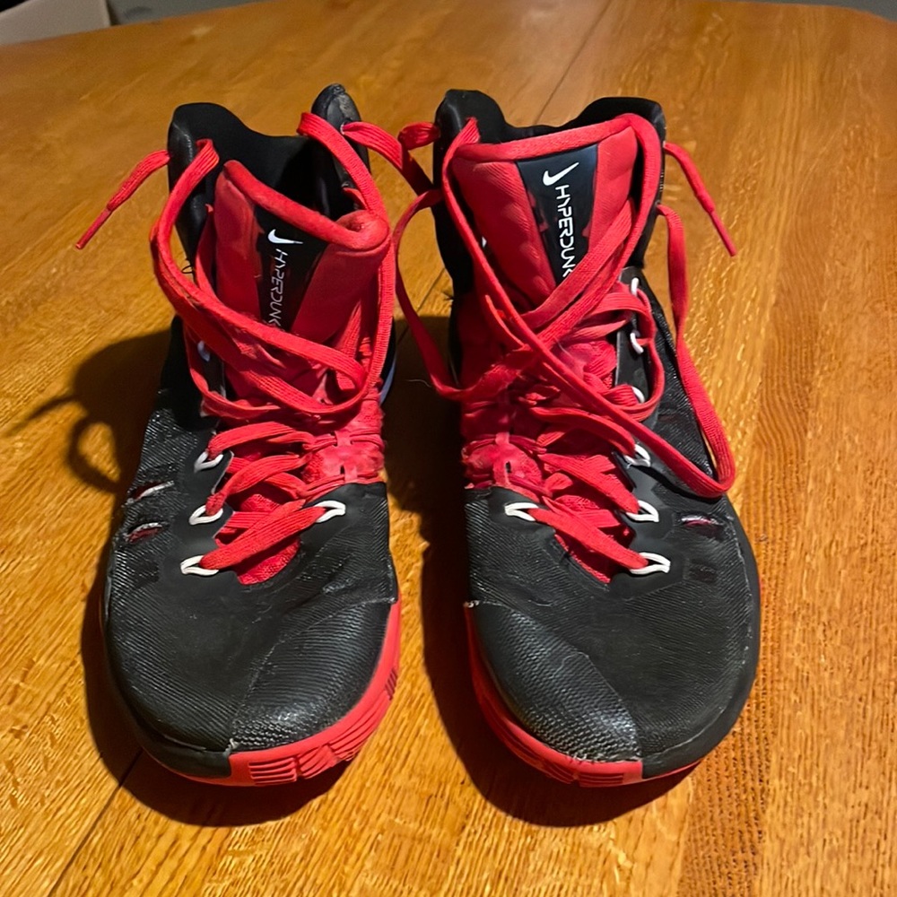 Nike HYPERDUNK basketball shoes size 10.5 Mens